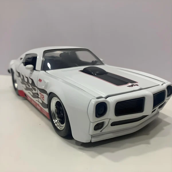 JADA 1:24 Pontiac Firebird 1972 Alloy Car Diecasts & Toy Vehicles Car Model Miniature Scale Model Car For Children