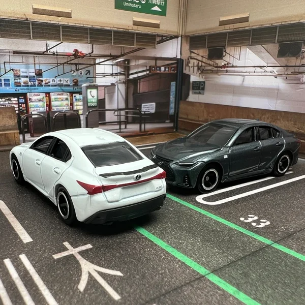TOMY LEXUS IS350 F SPORT Alloy Car Diecasts & Toy Vehicles Car Model Miniature Scale Model Car For Children - Image 3