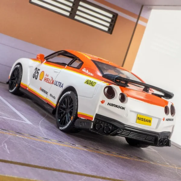 1:32 NISSAN GTR Alloy Car Die Cast Toy Car Model Sound and Light Children's Toy Collectibles Birthday gift - Image 3