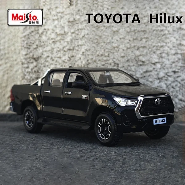 Maisto 1:27 Toyota Hilux Pickup Alloy Diecasts & Toy Vehicles Car Model Miniature Scale Model Car Toy For Children