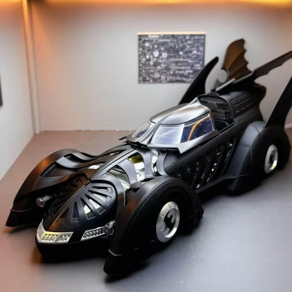 1:18 Batmobile 1995 Alloy Car Diecasts & Toy Vehicles Car Model Miniature Scale Model Car Toys For Children